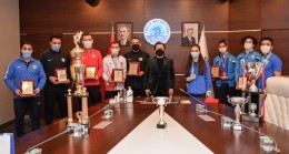 Başkan Yazıcı, Spor Akademisi’nin başarılı sporcularını ödüllendirdi