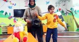 Bağcılar Belediyesi’nin Engelli Sarayı, otizmli ve epilepsi hastası 8 yaşındaki Aras’a şifa oldu