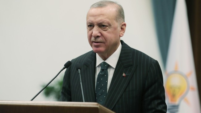Kemal Kılıçdaroğlu’nun zerre kadar onuru olsa o koltuktan çekip giderdi