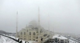 Çamlıca Camii’ni kar örtüsü kapladı