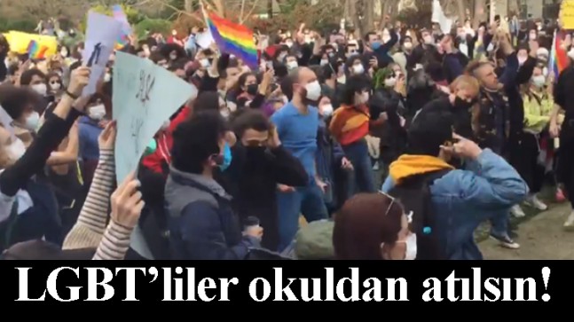 Boğaziçi Üniversitesindeki LGPT’li ve diğer göstericilere polis müdahalesi