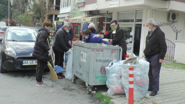 Maltepe’de çöpleri vatandaşlar topluyor