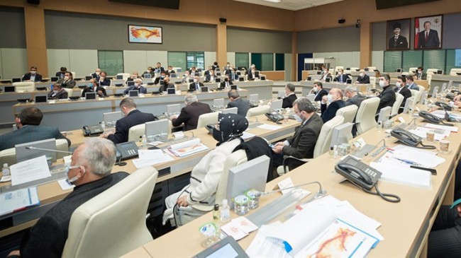 Vali Yerlikaya, yerel yönetimler değerlendirme toplantısı gerçekleştirdi