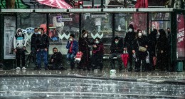 İstanbullular yağmur ve doluya yakalandı