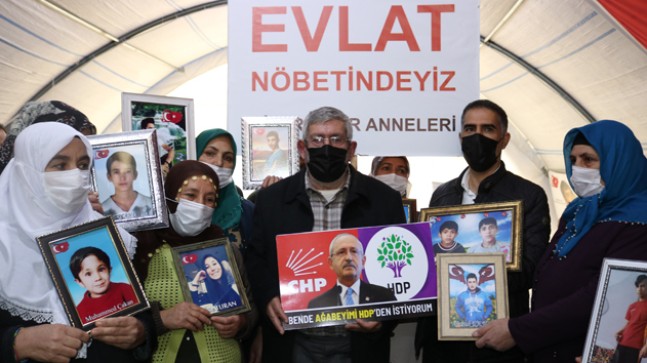 Şarlatan Kılıçdaroğlu, HDP önündeki acılı anneler üzerinden şov yaptı