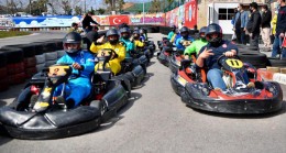 Tuzla Belediye Başkanı Şadi Yazıcı, sağlıkçılarla karting yarışı yaptı
