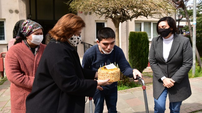 Başkan Şadi Yazıcı, Yusuf’a pasta göndererek doğum gününü kutladı