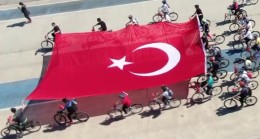 Pendik’te Türk bayraklı bisiklet korteji