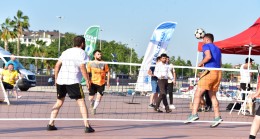 Tuzla Belediyesi’nden keyif veren Ayak Tenisi Turnuvası