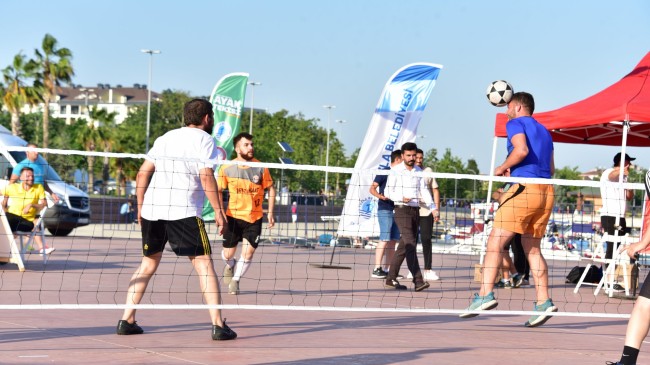 Tuzla Belediyesi’nden keyif veren Ayak Tenisi Turnuvası