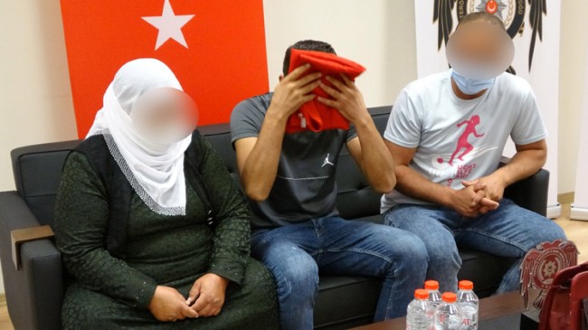 PKK’dan kaçan A.B isimli genç, Türk bayrağını öperek alnına koydu