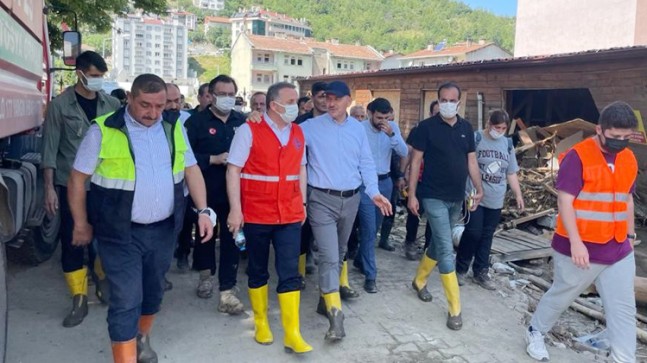 Bağcılar Belediye Başkanı Lokman Çağırıcı, sel mağduru Bozkurt’ta