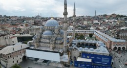 İstanbul’un simgelerinden Yeni Cami’de restorasyon çalışmaları bitmek üzere