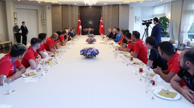 Cumhurbaşkanı Erdoğan, Avrupa Şampiyonu Ampute Millilerimizi kabul etti