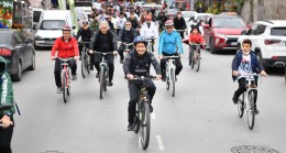 Tuzlalı bisiklet severlerle pedal çeviren Başkan Yazıcı’dan güzel bir müjde geldi