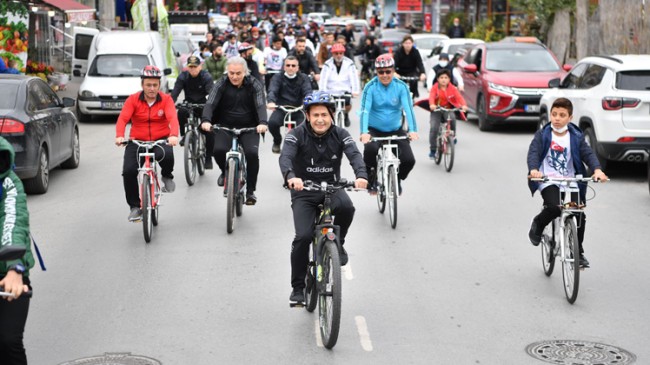 Tuzlalı bisiklet severlerle pedal çeviren Başkan Yazıcı’dan güzel bir müjde geldi