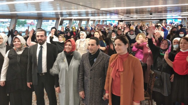 Beykoz’un AK Kadınları İstanbul Boğazında moral depoladı