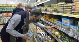 Tuzla Belediyesi zabıta ekiplerinden market denetimleri devam ediyor