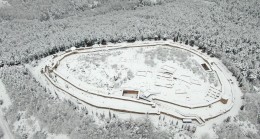 Tarihi Aydos Kalesi karlar altında