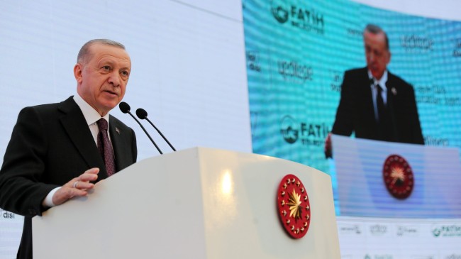 Cumhurbaşkanı Erdoğan, “Her türlü sapkınlığı, marjinalliği, sanat kisvesi altındaki sinsi saldırıları eleştirdi”