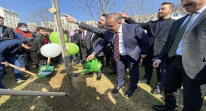 AK Parti İstanbul İl Başkanlığı, 112 ağaç dikerek İBB’ye Subliminal mesaj verdi