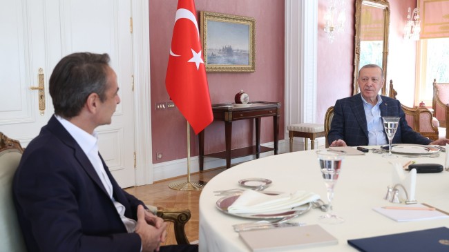 Cumhurbaşkanı Erdoğan’ın Yunanistan Başbakanı Miçotakis’le görüştü