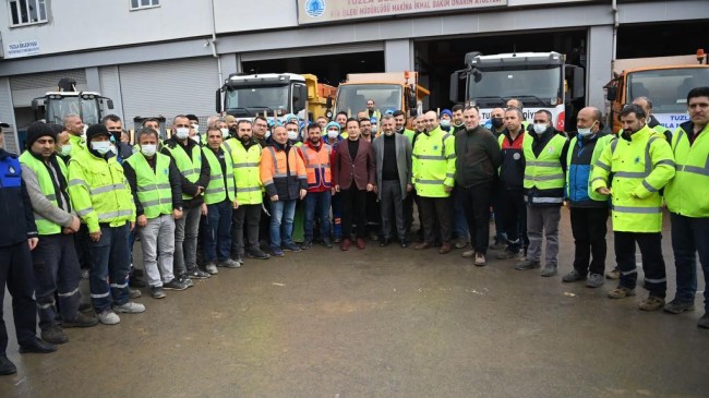 Tuzla Belediyesi 63 araç, 450 personeliyle karla mücadeleye hazır