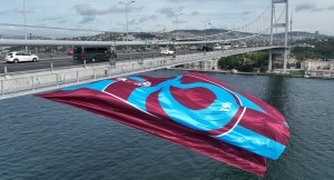 Üç büyüklerin ili İstanbul’da Trabzonspor bayrağı dalgalanıyor