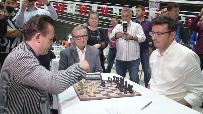 Tuzla’daki satranç turnuvasına yoğun ilgi