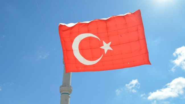 Şanlı Türk Bayrağı Büyük Çamlıca Camii ile buluştu