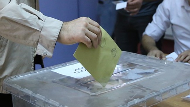 AK Parti, seçimlerde oylara sahip çıkmak için işi sıkı tutuyor