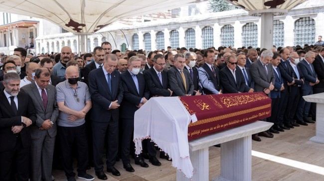Cumhurbaşkanı Erdoğan, Göksel Gümüşdağ’ın annesinin cenazesine katıldı