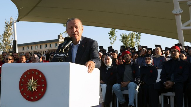 Erdoğan, İbn Haldun Üniversitesinin mezuniyet törenine katıldı