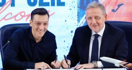 Mesut Özil, Başakşehir’e imzayı attı