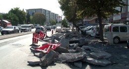 Zeytinburnu’nda vatandaşlardan İBB’ye kaldırım tepkisi