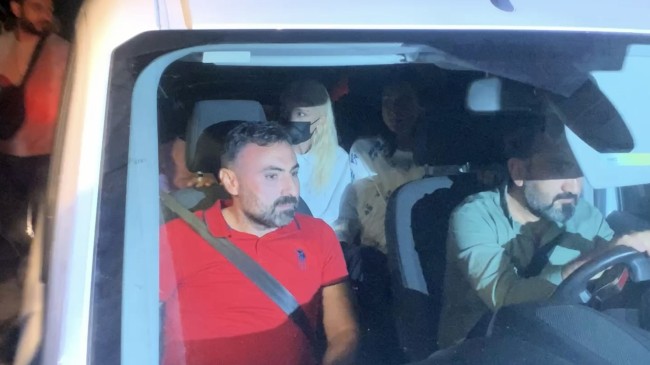 Şarkıcı Gülşen, Bakırköy Kadın Kapalı Cezaevi’ne sağ salim teslim edildi!
