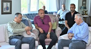 Vali Ali Yerlikaya’dan saldırıya uğrayan Kartal Cemevi Vakfı Başkanı Selami Sarıtaş’a ‘geçmiş olsun’ ziyareti