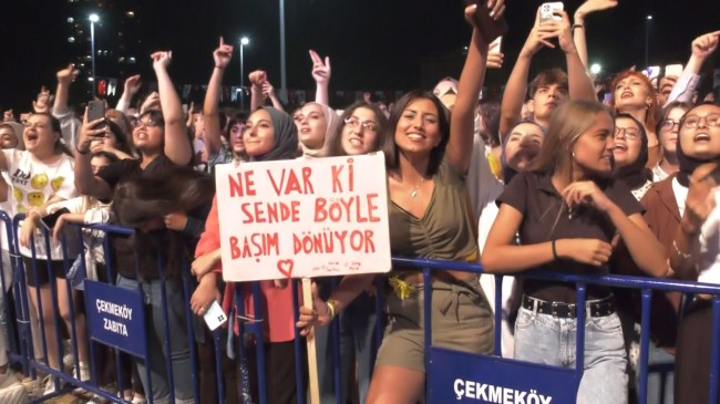 Çekmeköy Belediyesi binlerce gence konser düzenledi