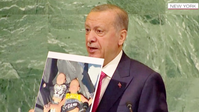 Erdoğan, “Yunanistan hukuksuz, pervasız geri itmeleriyle Ege’yi mülteci mezarlığına çevirmektedir”