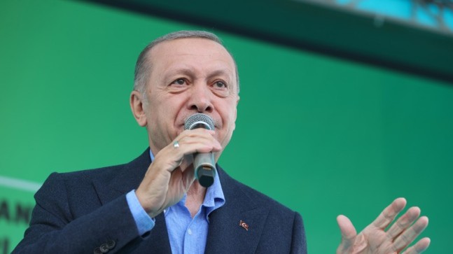 Cumhurbaşkanı Erdoğan: “Birileri ülke yönetmeyi partisindeki hizipleri yönetmekle karıştırıyor”