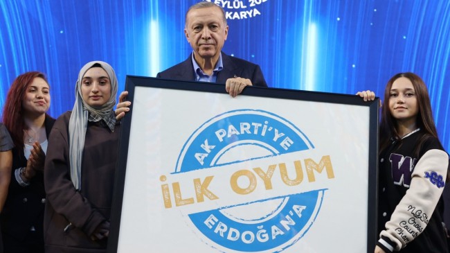 Erdoğan, “Gençler, 8 ay sonra birilerini seçimde inanıyorum ki deli edeceksiniz”