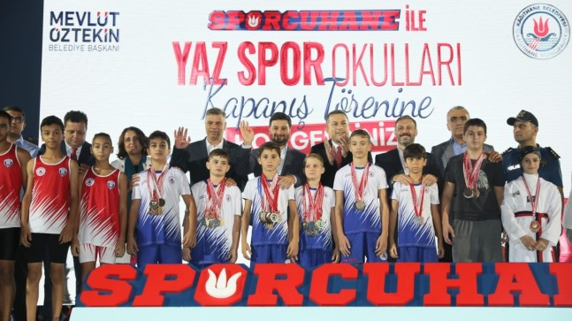 Kağıthane Belediyesi yaz spor okullarında 10 bin şampiyon adayı yetiştirdi
