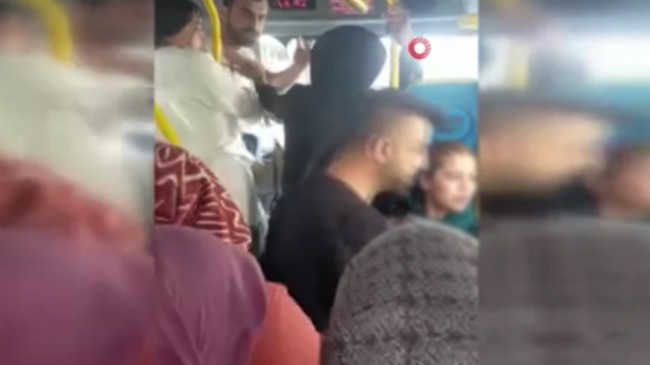 Minibüs şoförü kadın yolcuya saldırdı