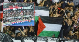 PSG tribünleri Maccabi Haifa maçında “Gazze direniyor, Filistin’e özgürlük” pankartı açtı