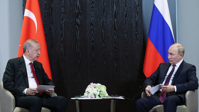 Cumhurbaşkanı Erdoğan, Vladimir Putin ile kritik bir görüşme yaptı