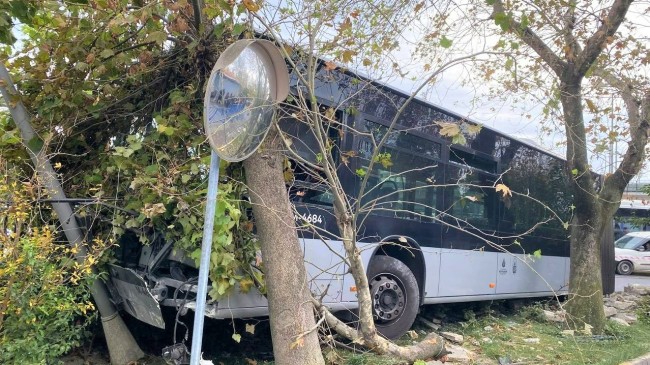 Kadıköy’de kaza yapan metrobüsün önceden arızalı olduğu tespit edildi