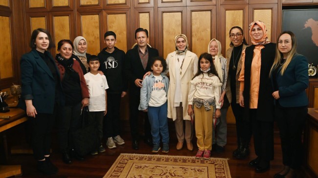 Lösemili çocuklarla buluşan Başkan Şadi Yazıcı, Kronik Hastalıklar Merkezi’nin müjdesini verdi