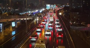 İstanbul’da yüzde 90 trafik yaşandı