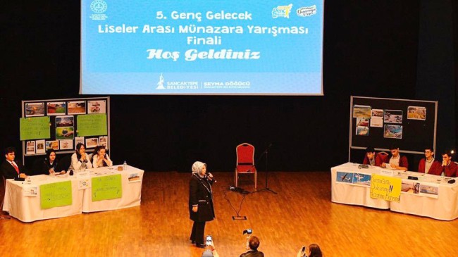 Sancaktepe Belediye Başkanı Döğücü, “Liselerarası Münazara Yarışması”’nda öğrencilerin heyecanına ortak oldu