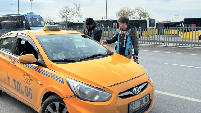 Taksiciye saygısızca araç kullanmak ve emniyet kemeri takmamak cezası